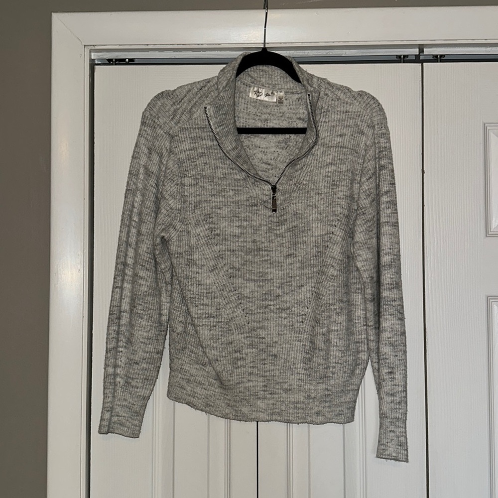 Grey 1/2 zip cropped Sweater Size M